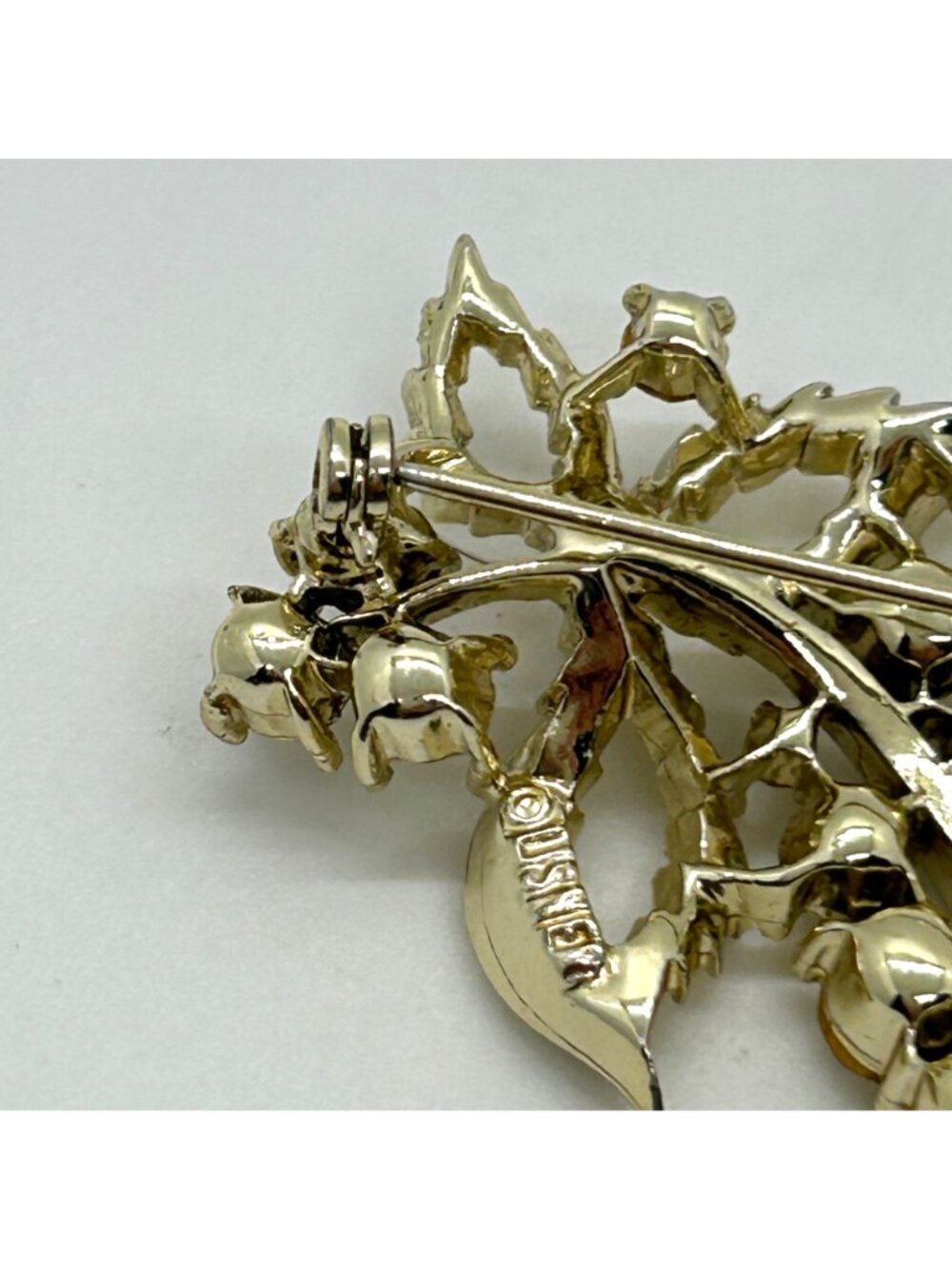 Vintage Lisner Gold Tone Leaf Brooch With Aurora Borealis Rhinestones Signed Pin - Picture 9 of 14